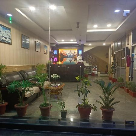 Hotel Om Palace McLeod Ganj Exteriör bild