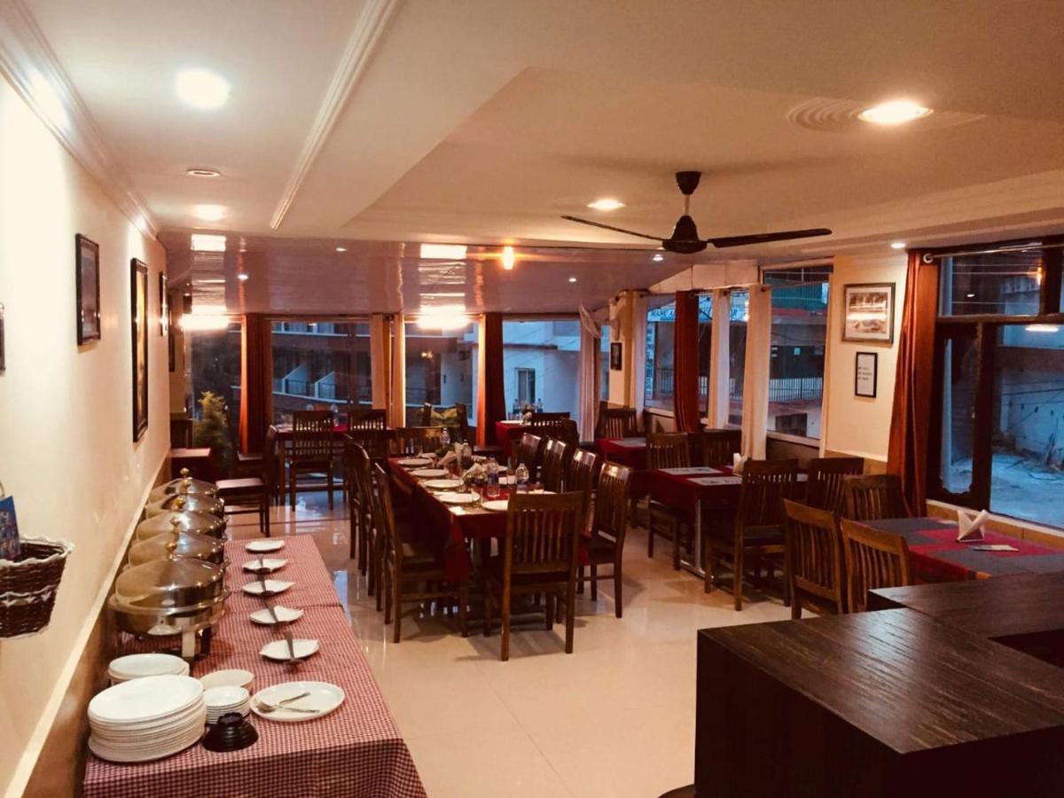 Hotel Om Palace McLeod Ganj Exteriör bild