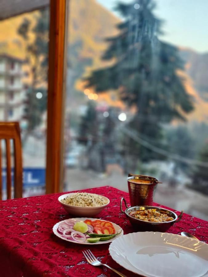 Hotel Om Palace McLeod Ganj Exteriör bild