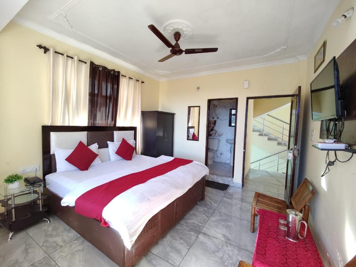 Hotel Om Palace McLeod Ganj Exteriör bild