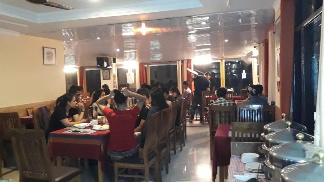Hotel Om Palace McLeod Ganj Exteriör bild